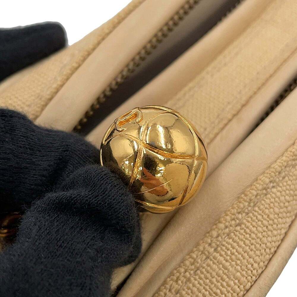 CHANEL Cream Leather Logo Shoulder Bag - Picture 15 of 16